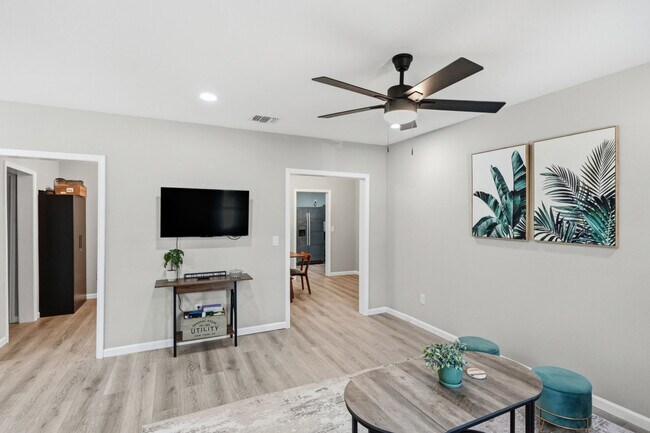 Building Photo - 830 Porter St