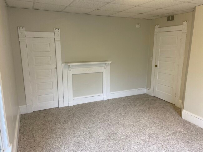 Primary BR - 432 Roanoke Blvd