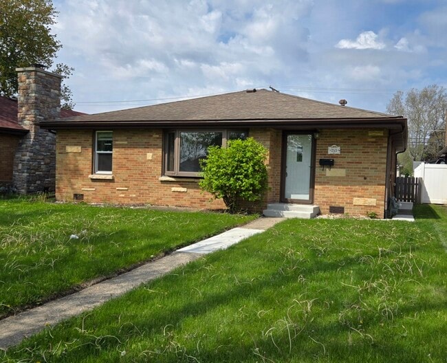 Primary Photo - 253 N Douglas Ave