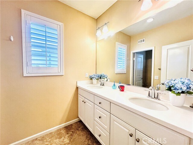 Building Photo - 10920 Playa Del Sol