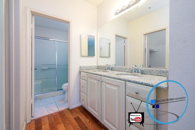 Building Photo - Glen Cove 2 bedroom condo