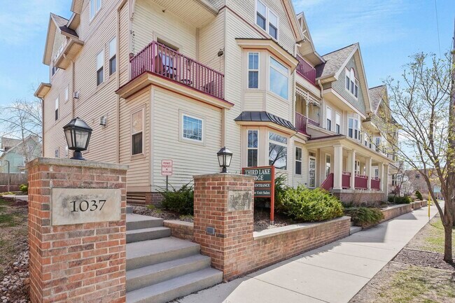 Building Photo - 1037 Williamson St