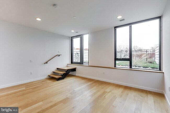 Building Photo - 57 N Street NW Unit UNIT 414