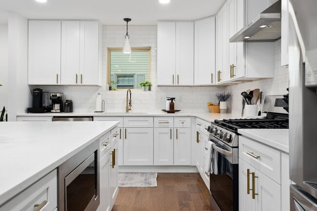 Building Photo - Home for rent in Homewood