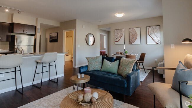 The Everest-Living Room - Stevens Creek Apartments