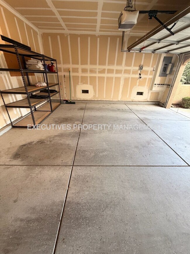 Building Photo - 3895 Bethpage St