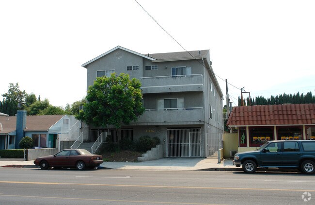 Building Photo - 14826 Magnolia Blvd