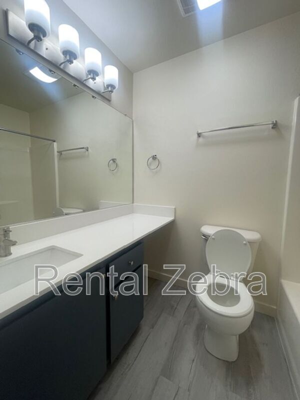 Building Photo - 6702 SE 80th Ave