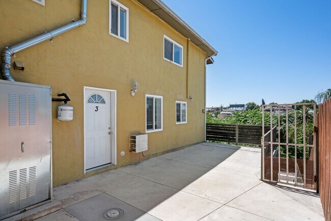 Building Photo - 501 S Lorena St