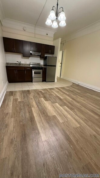 Building Photo - 62 Boylston St