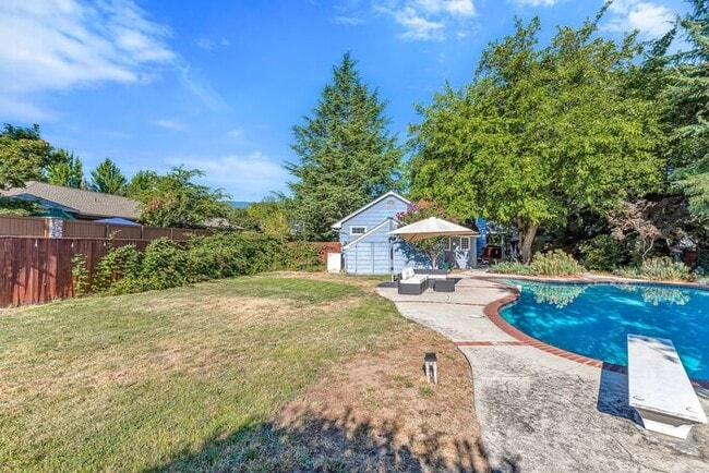 Building Photo - Beautiful Estate for Rent in Ashland