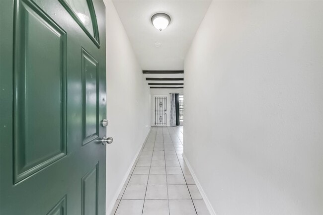 Building Photo - 722 Stonyridge St