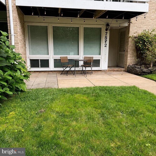 Building Photo - 7572 Spring Lake Dr