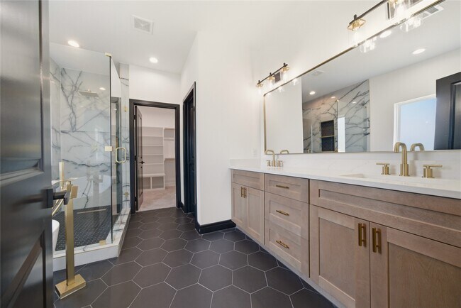 Building Photo - 4439 Gunter St