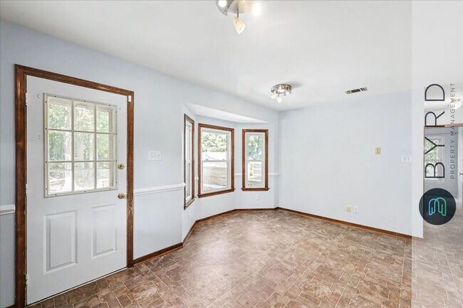 Building Photo - 5961 Sara Kay Dr