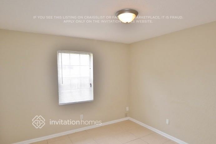 Building Photo - 885 Rayston St