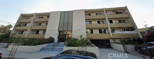 Building Photo - 336 N Berendo St