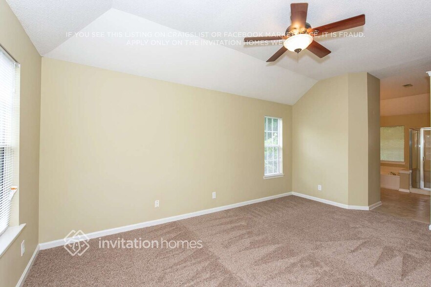 Building Photo - 1327 Yorkshire Pl NW