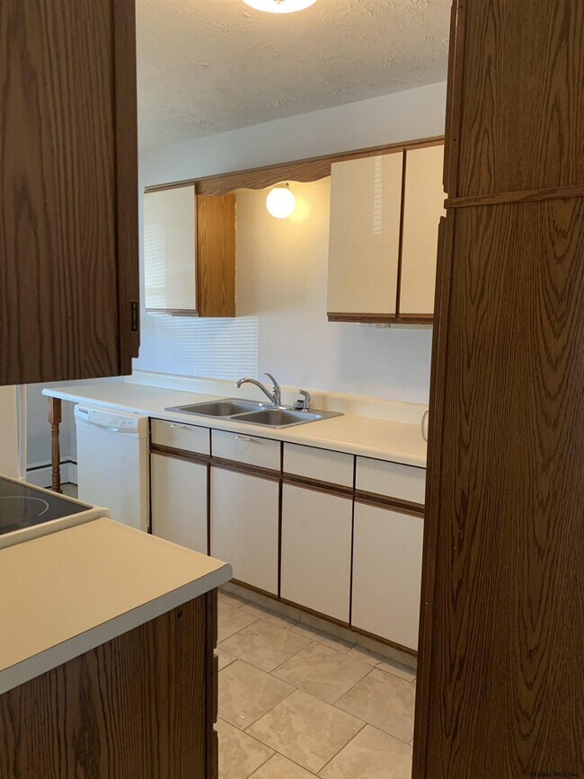 Building Photo - 2 Kimberly St