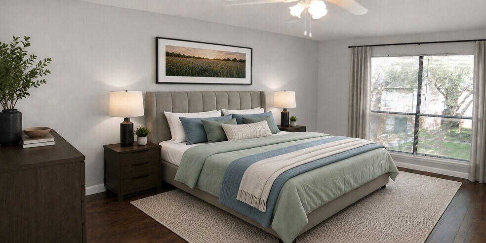 Huge primary bedroom - 6723 Eastridge Dr