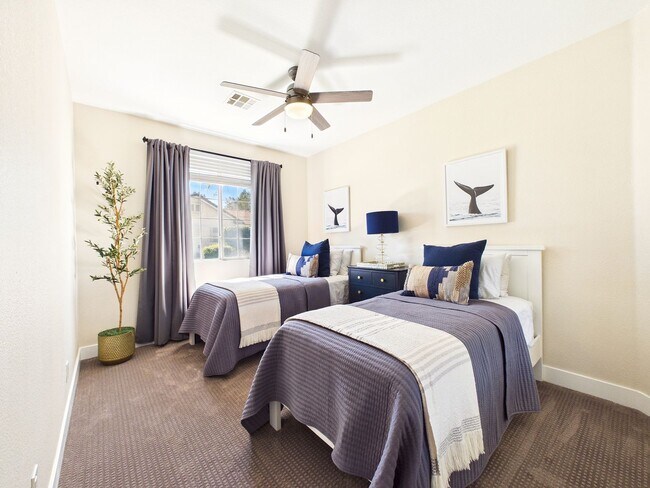 Building Photo - Elegant Fully Furnished 3-Bedroom 2-Bath Retreat in Summerlin