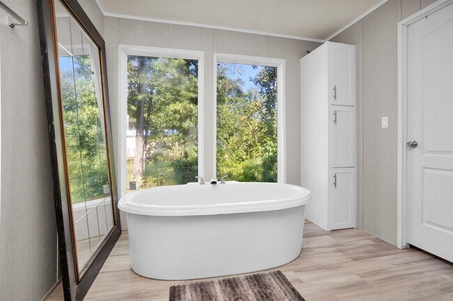 Building Photo - 595 County Rd 2218