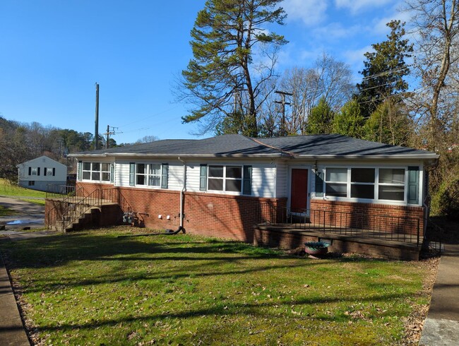 Primary Photo - 3525 Cathy Ln