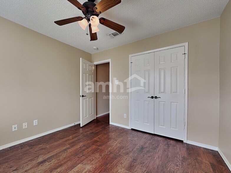 Building Photo - 7312 Glen Dr