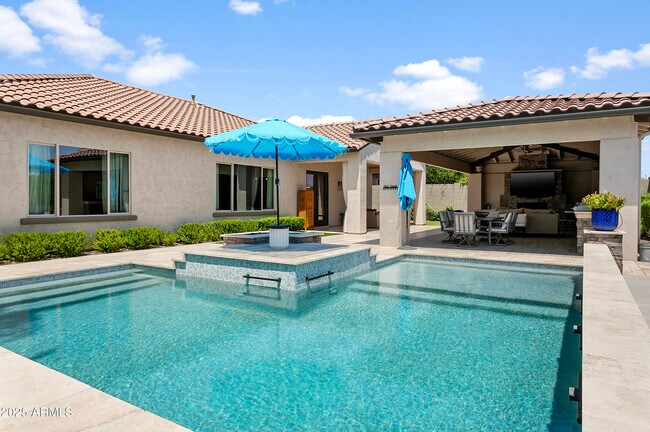 Building Photo - 5803 E Parnell Dr