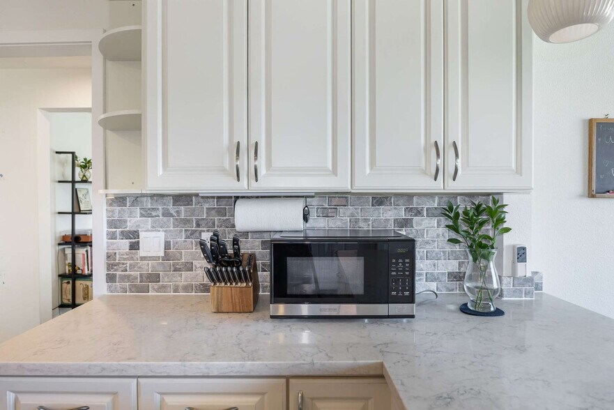Primary Photo - 9024 40th Ave SW