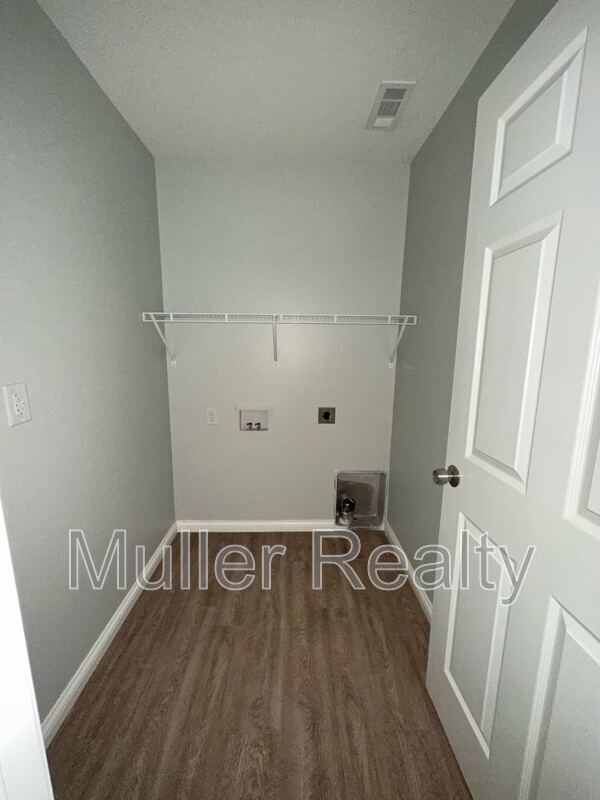 Building Photo - 4803 Fennel Rd