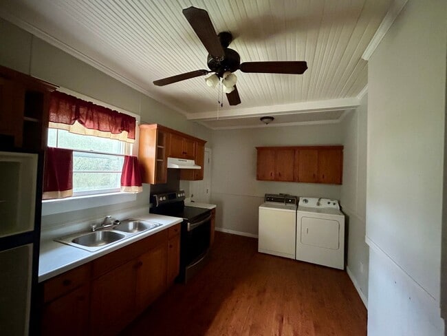 Building Photo - 24 W Tuscaloosa Ave