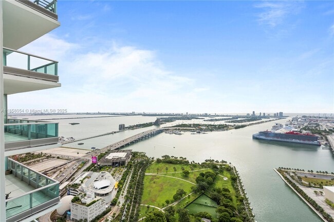 Building Photo - 900 Biscayne Blvd