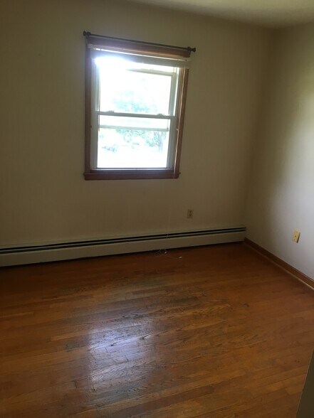 Building Photo - 403 Marlington St