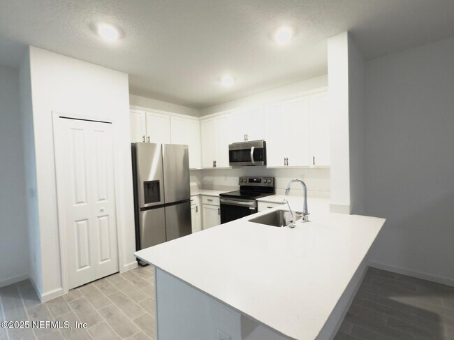 Building Photo - 1727 Pacifico Wy