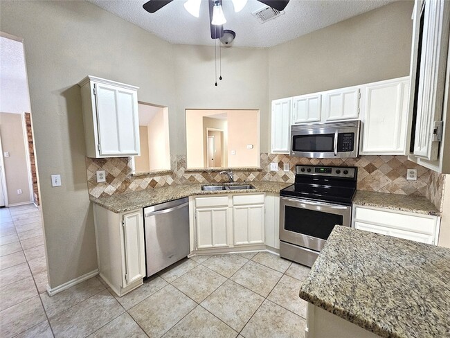 Building Photo - 2705 Francisco Dr