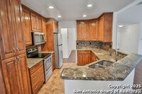 Building Photo - 16714 Summer Creek Dr