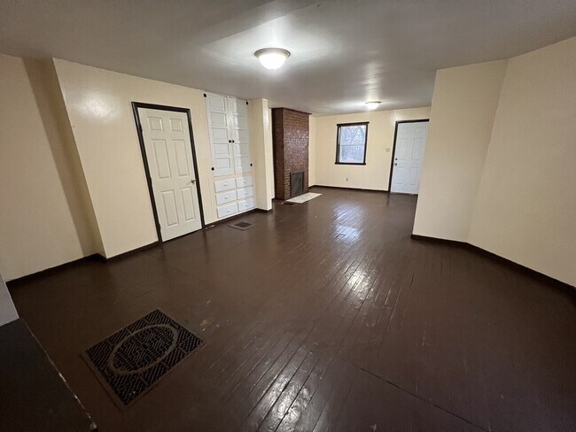Building Photo - 601 - 603 S Ray Street
