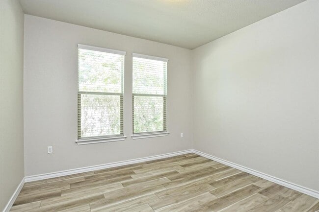 Building Photo - 11732 Saddle Rock Dr