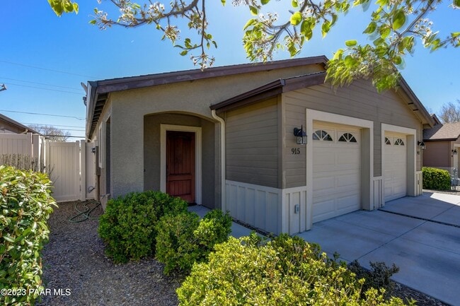 Building Photo - 915 Gail Gardner Way