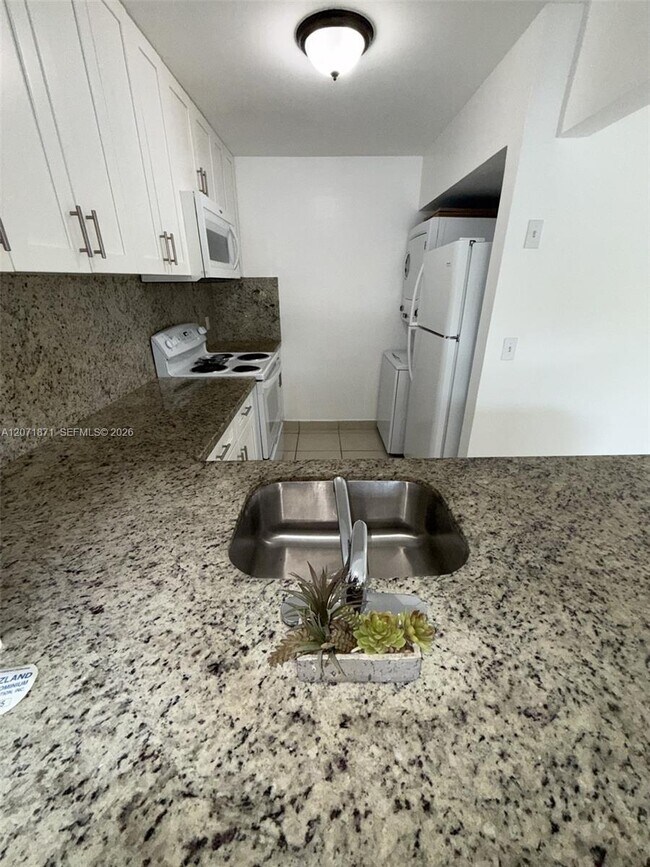 Building Photo - 15324 SW 72nd St