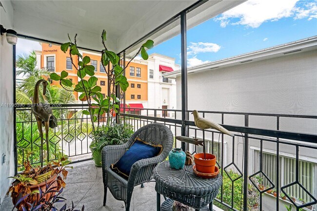 Building Photo - 2720 S Le Jeune Rd