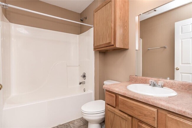 Building Photo - 1437 Sligo St