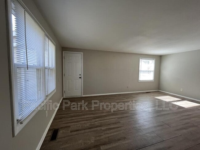 Building Photo - 11020 McDowell Dr