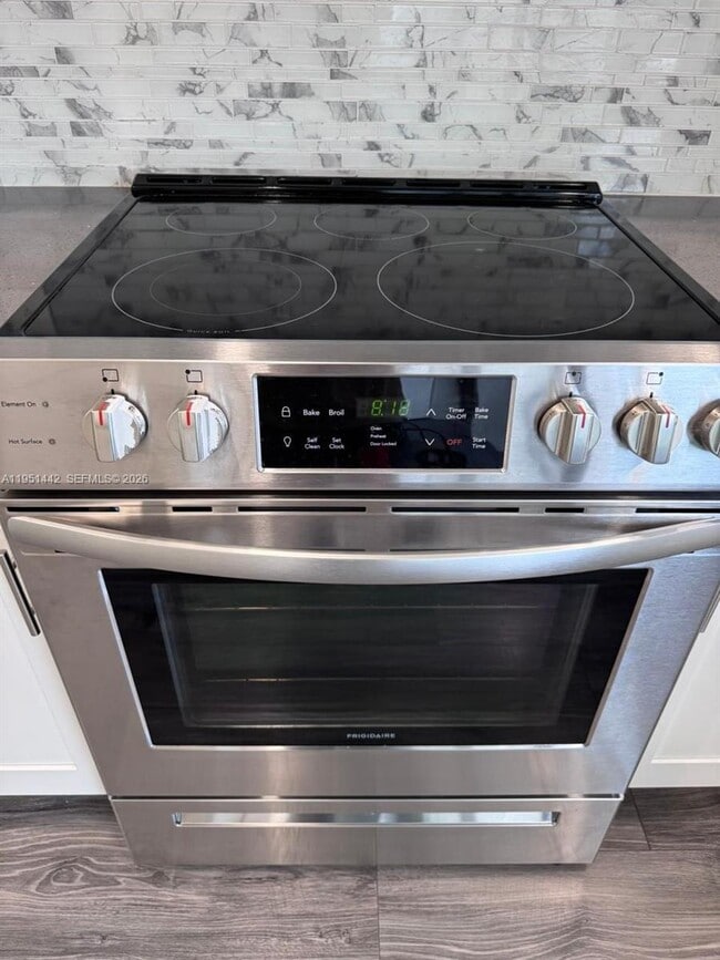 Building Photo - 5917 Vía Vermilya