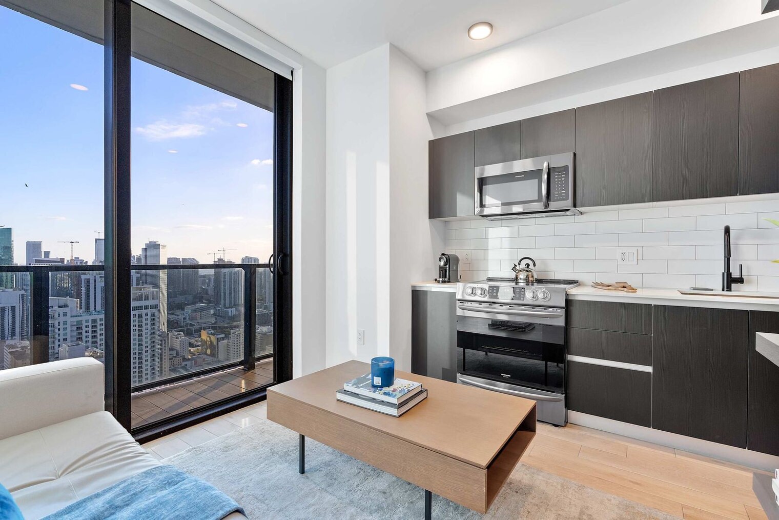 Building Photo - 398 NE 5th St