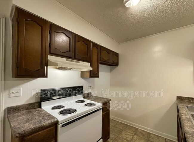 Building Photo - 750 Hospital Rd