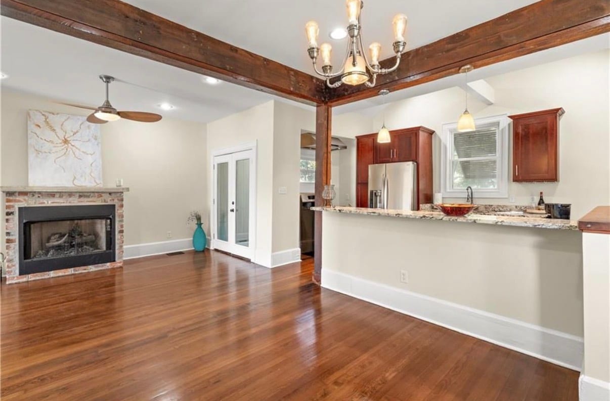 Building Photo - 5815 S Robertson St