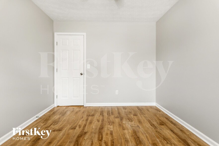 Building Photo - 4149 Warren Rd