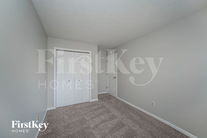 Building Photo - 7837 Cross Willow Blvd